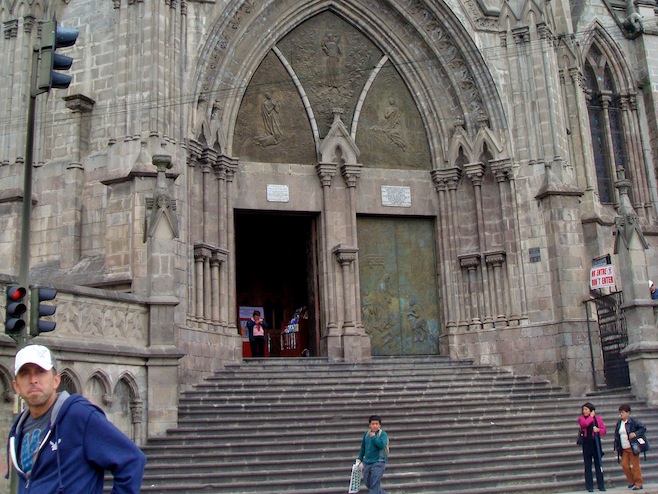 ECU Quito Basiclica de Voto